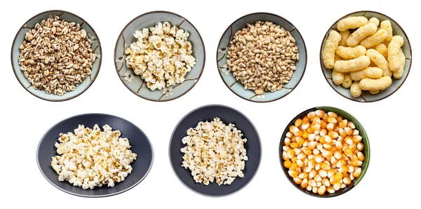 Set Aus Verschiedenen Popcorn Und Flocken Keramikschalen Isoliert Auf Weißem — Stockfoto
