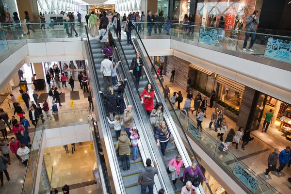 Buiten shopping mall Rechtenvrije Stockafbeeldingen