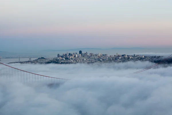 San Francisco Golden Gate Bridge in fog — Stock Photo, Image