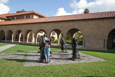 Stanford Üniversitesi heykel