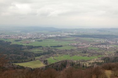 Almanya 'da Hechingen yakınlarındaki Hohenzollern kalesi.