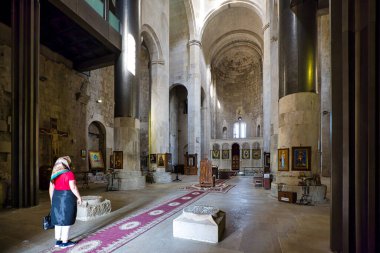 Bagrati Katedrali, Gürcistan 'ın Kutaisi kentinde inşa edilen 11. yüzyıldan kalma bir katedraldir..