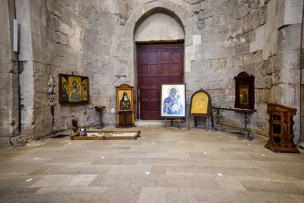 Bagrati Katedrali, Gürcistan 'ın Kutaisi kentinde inşa edilen 11. yüzyıldan kalma bir katedraldir..