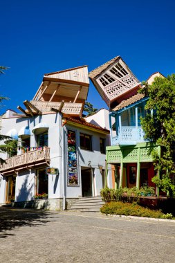 Tiflis, Georgia 'daki Mtatsminda Dağı' ndaki Mtatsminda Parkı veya Bombora Parkı