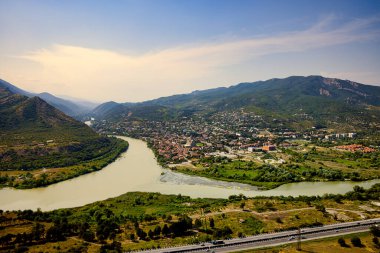 Unesco şehir Gürcistan Tbilisi yakınındaki Jvari kiliseden Mtsheta Panoraması.
