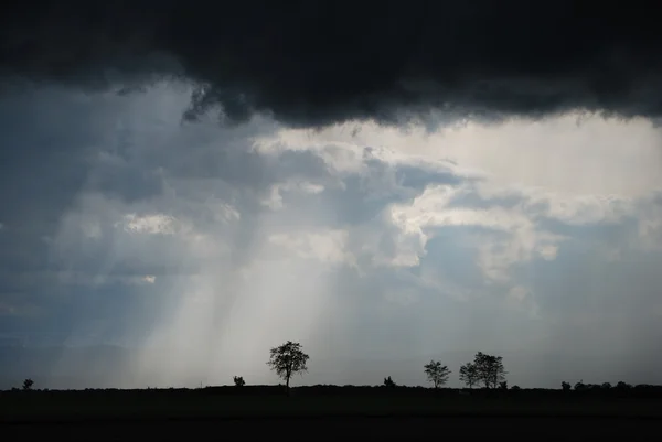 暗い雲が雷雨 — ストック写真