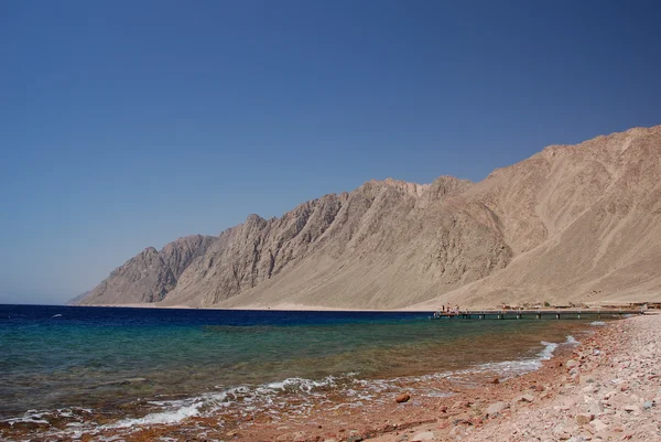 Berg nära havet — Stockfoto