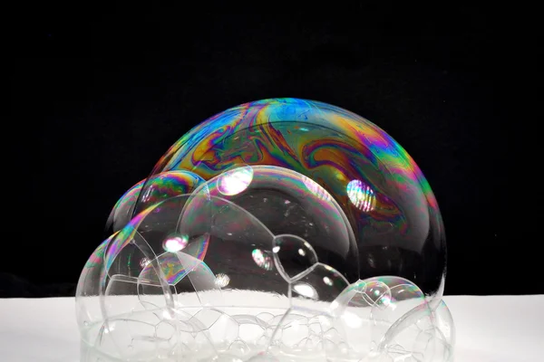 De nombreuses bulles de savon colorées — Photo