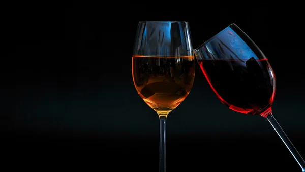 Óculos de vinho vermelho diagonalmente direito — Fotografia de Stock