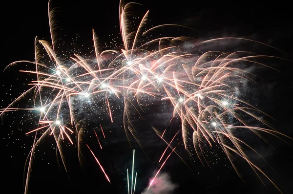 Grote vuurwerk — Stockfoto