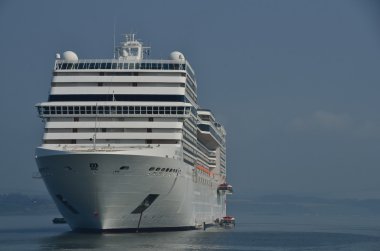 Cruise Gemi açık