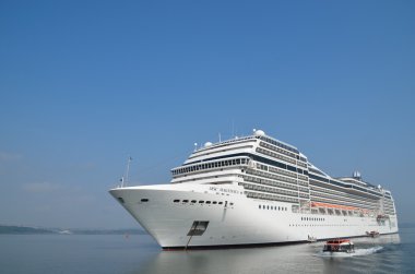 yolcu gemisi ve feribot