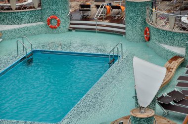 cruise gemi havuzu