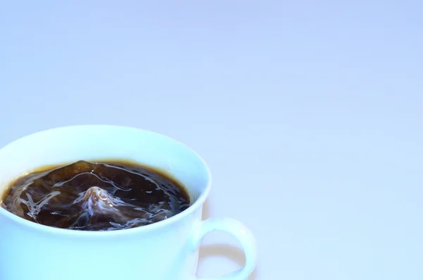 กาแฟกับนมและคลื่น — ภาพถ่ายสต็อก