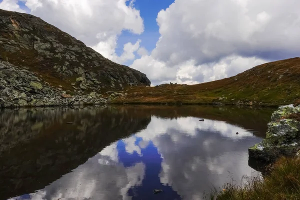 Increíbles Reflejos Desde Cielo Lago Montaña Clara —  Fotos de Stock