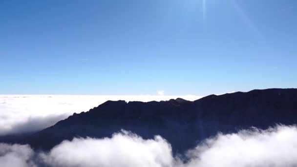 Gran Niebla Densa Valle Mientras Caminaba Una Alta Montaña Austria — Vídeos de Stock