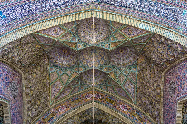 Mosquée Nasir al-Mulk à Shiraz — Photo