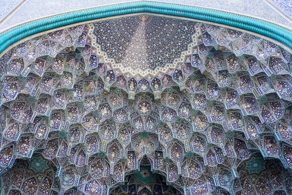 Mosaic pattern of Imam mosque in Esfahan — Stock Photo, Image