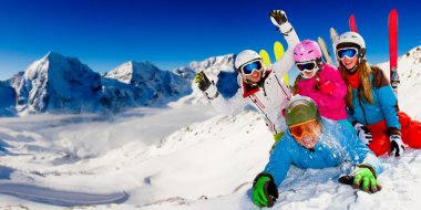 Kayak, kar, güneş ve kış fun