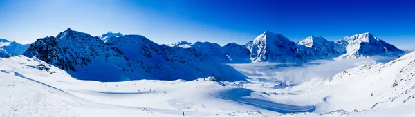 Montanhas de inverno, panorama — Fotografia de Stock