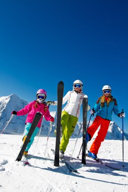 Kayak, kar, güneş ve kış fun