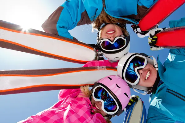 Ski, snow, sun and winter fun — Stock Photo, Image