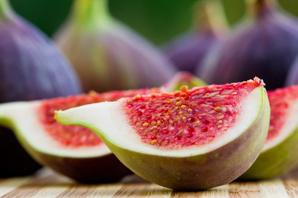 Frutas maduras de la higuera — Foto de Stock