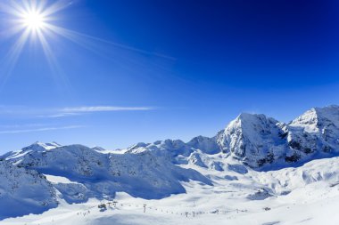 Kış dağlar, İtalyanca alps Kayak çalıştırın