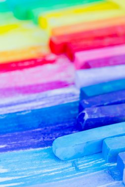 pastel renkli tebeşir - eğitim, sanat, yaratıcı kavramı