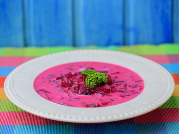 Chilled soup - traditional seasonal polish beetroot soup — Stock Photo, Image