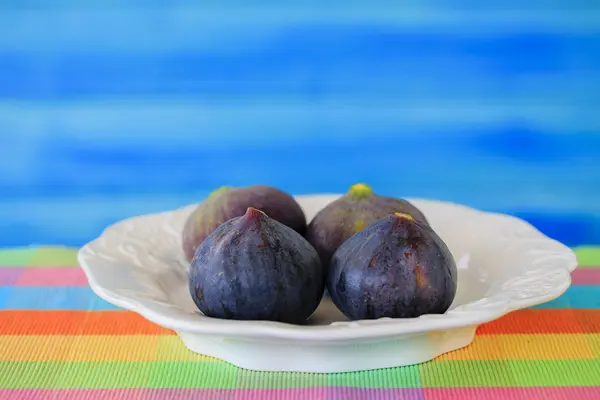 Frutas maduras de la higuera — Foto de Stock