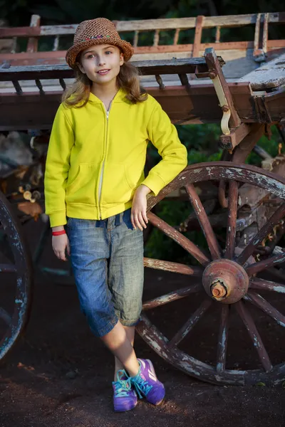 Retrato de menina encantadora — Fotografia de Stock