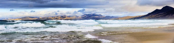 Plaża w fuerteventura, Wyspy Kanaryjskie, Hiszpania - panorama — Zdjęcie stockowe