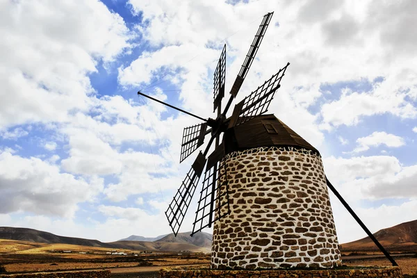 Windmolen, fuerteventura, Canarische eilanden, Spanje — Stockfoto