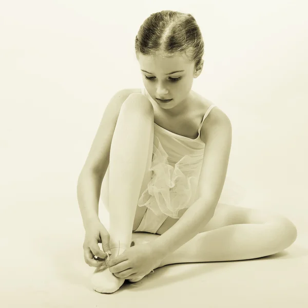 Balet, baletka - mladou a krásnou baletku — Stock fotografie