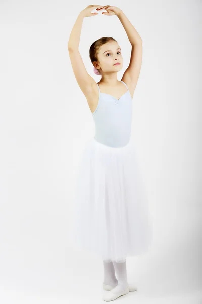 Ballet, ballerine - jeune et belle danseuse de ballet — Photo