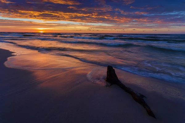 Plaża - zachód słońca nad Morze Bałtyckie, Polska — Zdjęcie stockowe