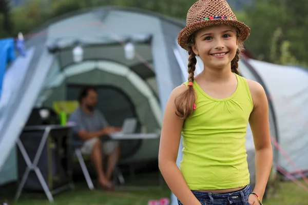 Summer in the tent - young girl with family on the camping — Stock Photo, Image