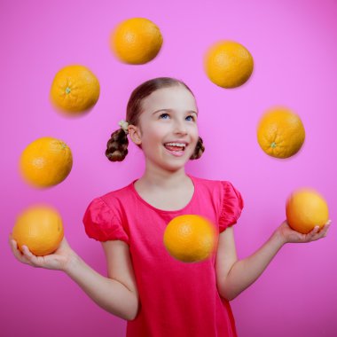 greyfurt, sağlıklı yiyen - greyfurt hokkabazlık bir genç kız