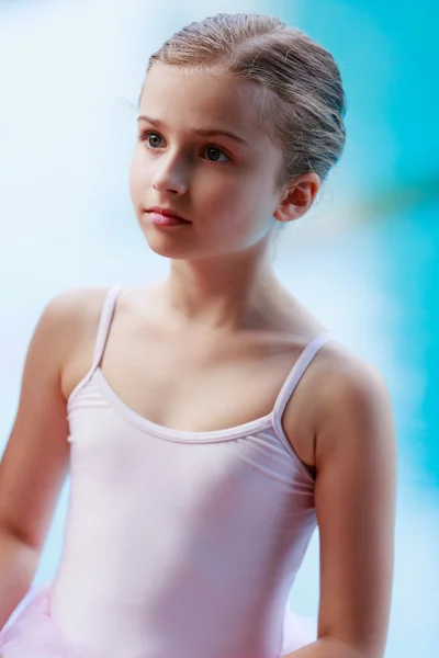 Ballet, ballerina - young and beautiful ballet dancer — Stock Photo, Image