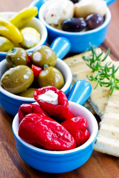 Средиземноморская кухня - антипасти, закуски — стоковое фото