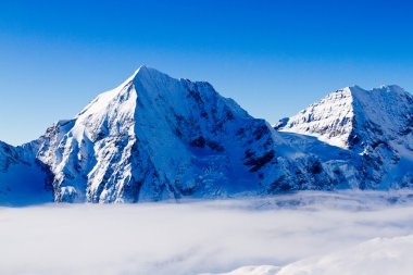 Kış dağlar - İtalyanca Alps karla kaplı tepeler