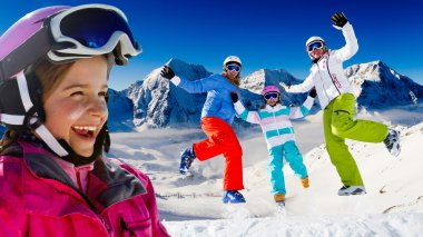 Kayak, kar ve kış eğlence - mutlu aile Kayak Takımı