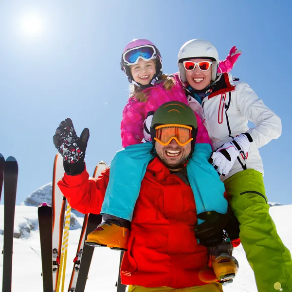 Skifahren, Winter, Schnee, Skifahrer, Sonne und Spaß — Stockfoto