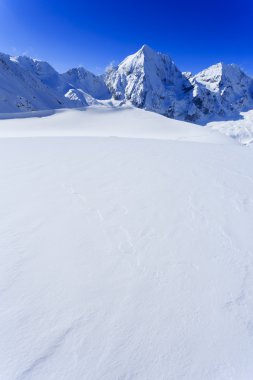 Kış dağlar - İtalyanca Alps karla kaplı tepeler