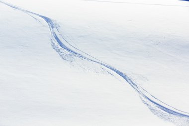 Kayak, kar - freeride toz karda izler