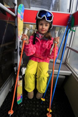 Kayak, kayak teleferiği, kayakçı Kayak Merkezi - teleferik mutlu kız