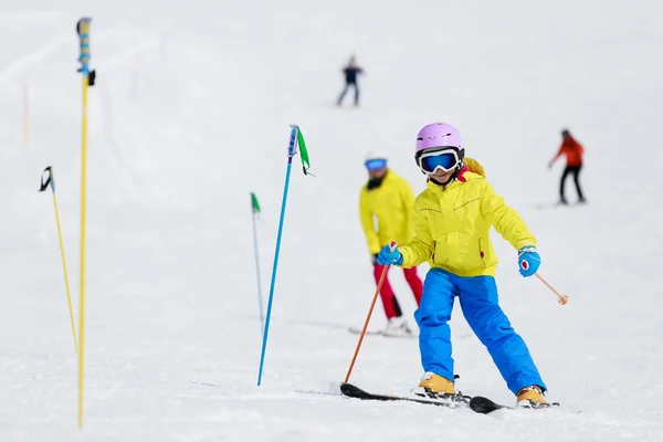 Skiing, winter, ski lesson - skiers on ski run — Stock Photo, Image