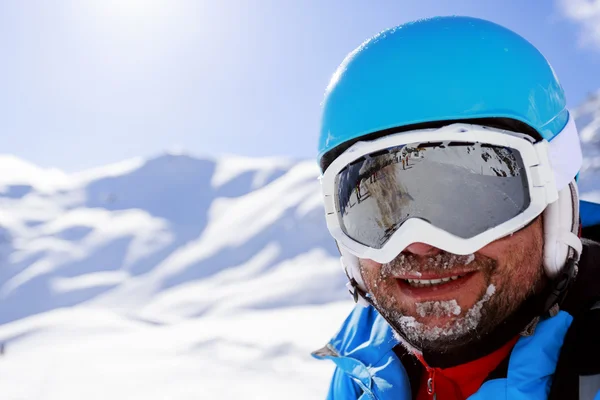 Kayak, kayakçı, kış sporu - kayakçı portresi — Stok fotoğraf