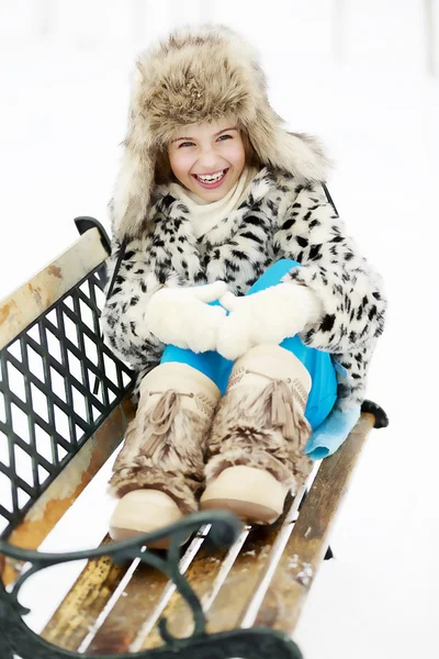 Zima, sníh, zimní móda dívka — Stock fotografie